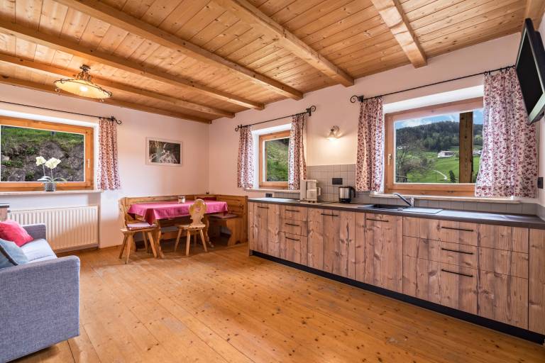 Apartment "Stockrose - Nusserhof" near the Skiing Area with Mountain Views & Balcony — photo 4