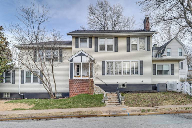 Cottage  Clifton Heights