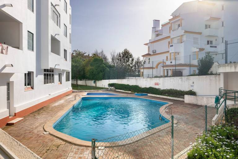 Central Albufeira Vacation Flat with Shared Pool in Albufeira