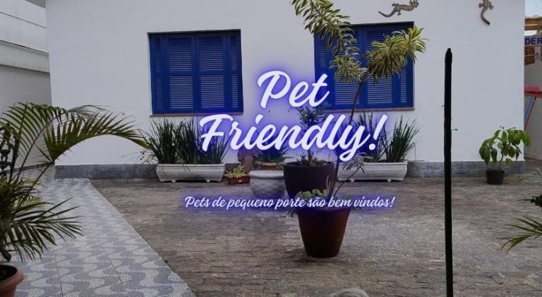 Holiday apartment with barbecue & yard in Peruíbe