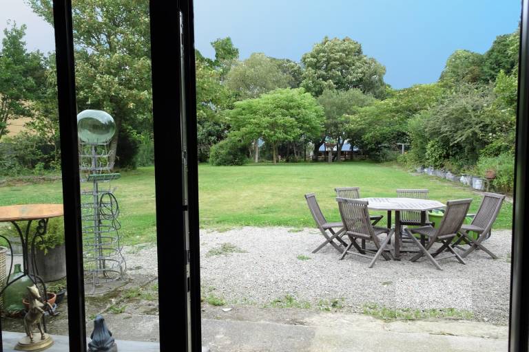House with yard — photo 5