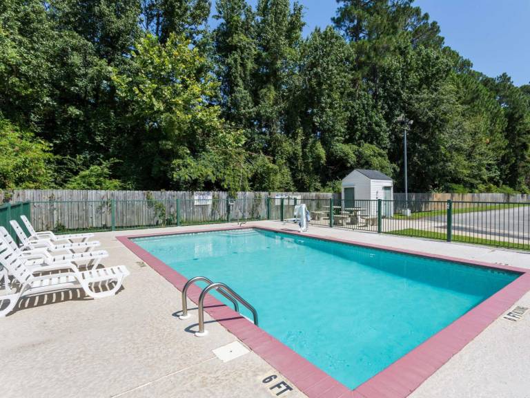 Super 8 By Wyndham Statesboro — photo 4