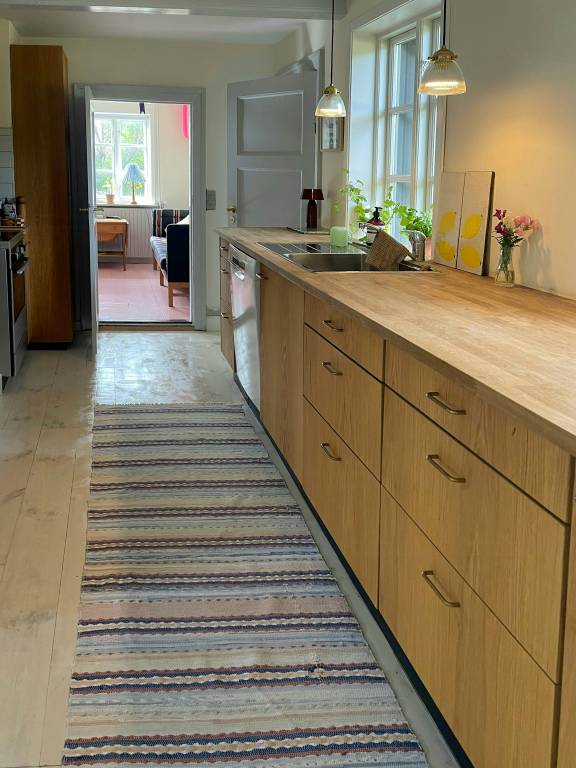 Family-friendly vacation home with barbeque, garden & patio | Perfect for remote work | Pet-friendly — photo 3