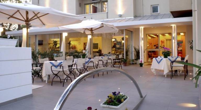 Hotel Nives in Riccione