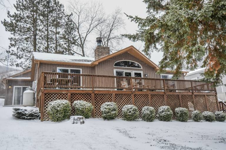 Cabin  McHenry