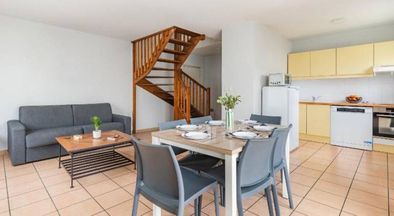 Pleasant serviced apartment with terrace & yard | Perfect for remote work | Pets are welcome — photo 3