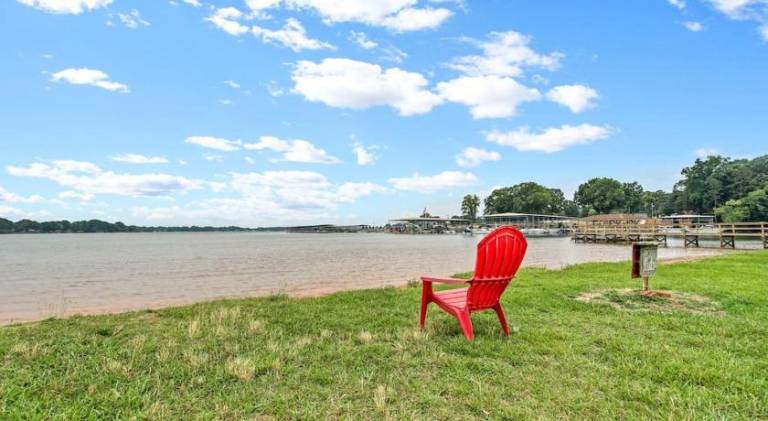 Charming house | Pet-friendly in Mooresville, NC