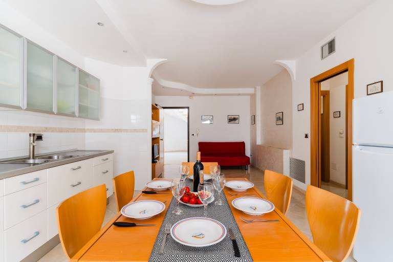 Vacation home with fast internet, yard & BBQ | City view | Next to the beach | Pets are welcome — photo 4