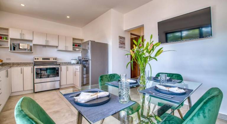Holiday apartment with pool, yard & patio | Pet-friendly — photo 5