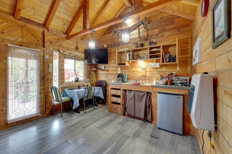 Fish, Hike & Explore: Lakefront Cabin in Soldotna — photo 4
