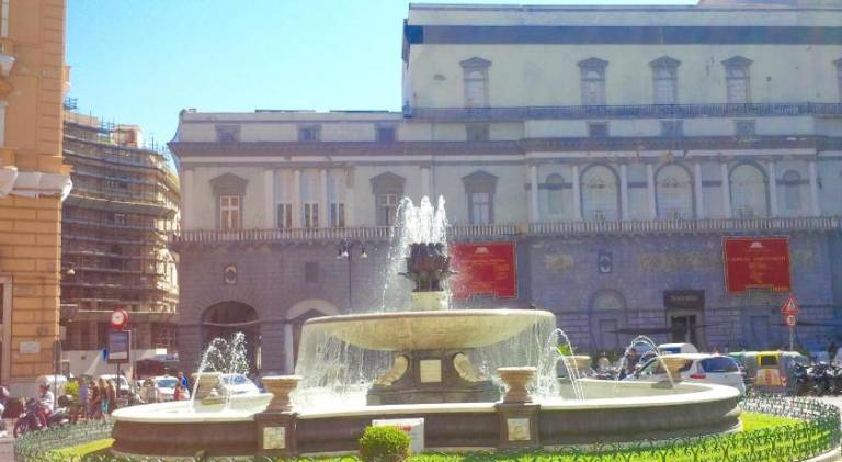 La casa di Francine a 100mt da Piazza Plebiscito — photo 3