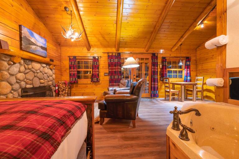 Cabin Lake Louise