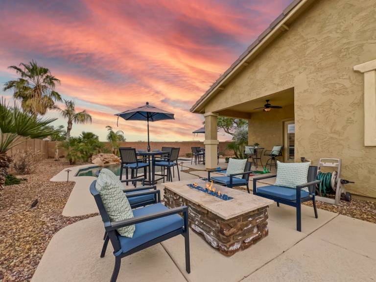 Family-oriented spacious vacation home with yard, private pool & barbecue | Water view | Good for workation | Pets are welcome — photo 2