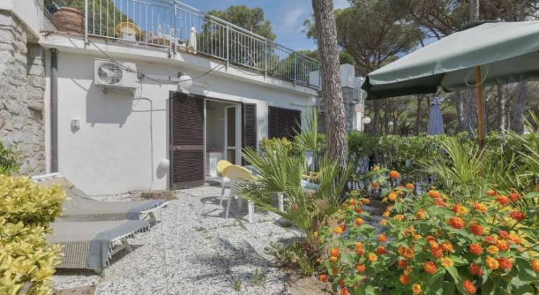 Apartment | Next to the beach | Pets are welcome in Campo nell'Elba