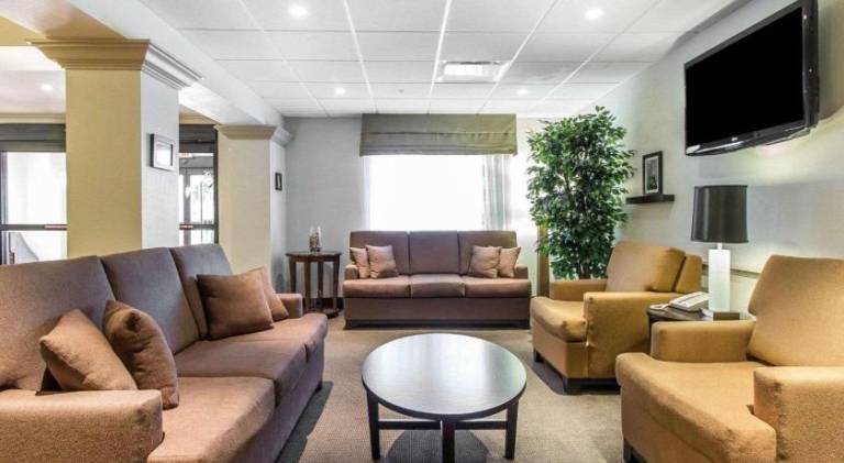 Sleep Inn & Suites Middlesboro — photo 2