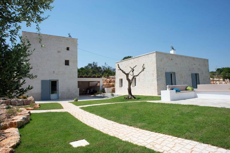 House with pool, BBQ & yard — photo 4