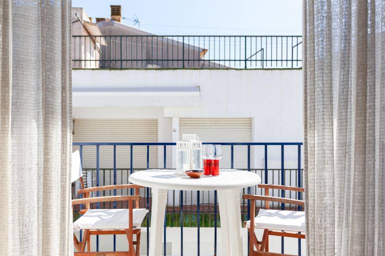 Fully equipped rental apartment with patio | City view | Close to the beach | Good for workation | Dogs allowed in Begur