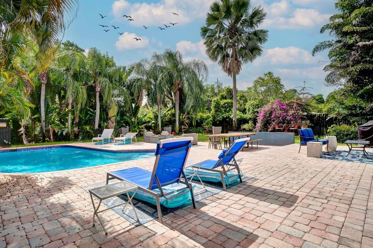 Breathtaking House and Backyard Near Wilton Manors