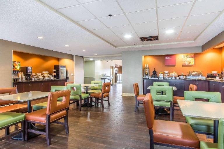 Comfort Suites Richmond — photo 4