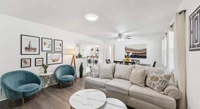 Vacation home with 1 room for 10 persons in Addison, TX