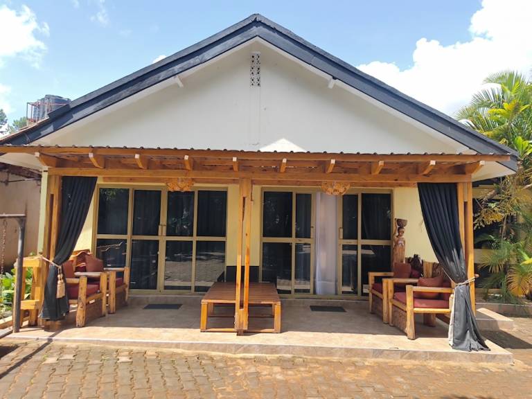 Cottage  Jinja