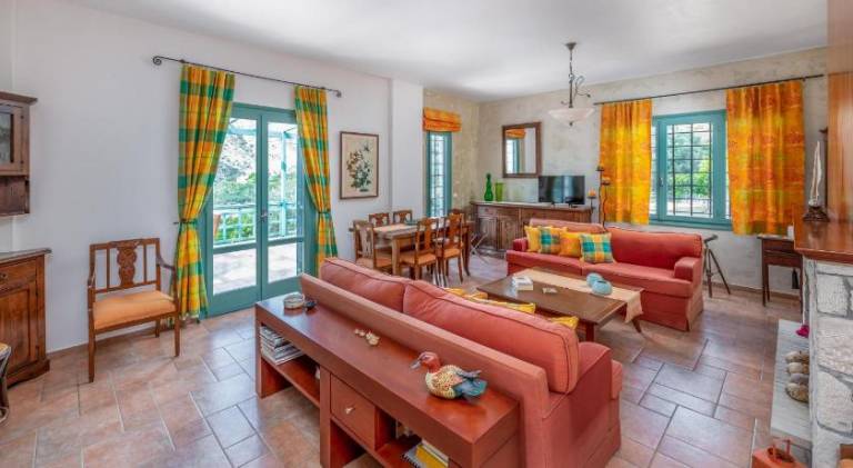 Villa with yard, BBQ & terrace | Suitable for remote work in Heraklion