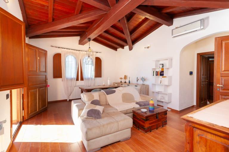 Villa with garden & patio | Garden view — photo 3