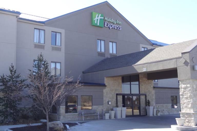 Holiday Inn Express Kansas City Bonner Springs by IHG