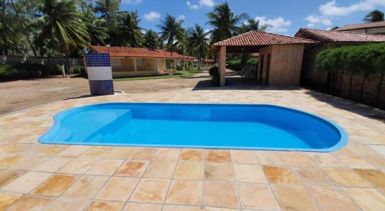 Vacation home with patio, barbeque & pool — photo 3