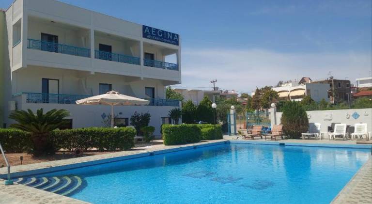 Charming serviced apartment with pool, garden & patio | Suitable for remote work | Pets are welcome in Aegina