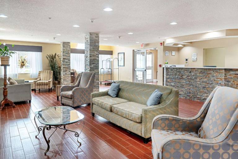 Quality Inn & Suites Robbinsville — photo 2