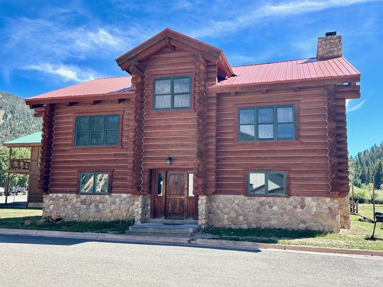 Cabin Red River