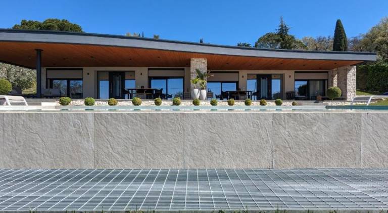 Lovely vacation home with pool, garden & barbecue | Pets are welcome — photo 5