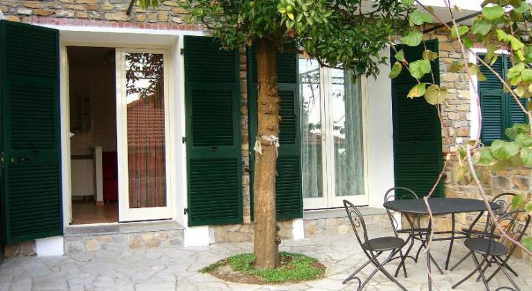 Beautiful holiday apartment with yard | Pets allowed — photo 3