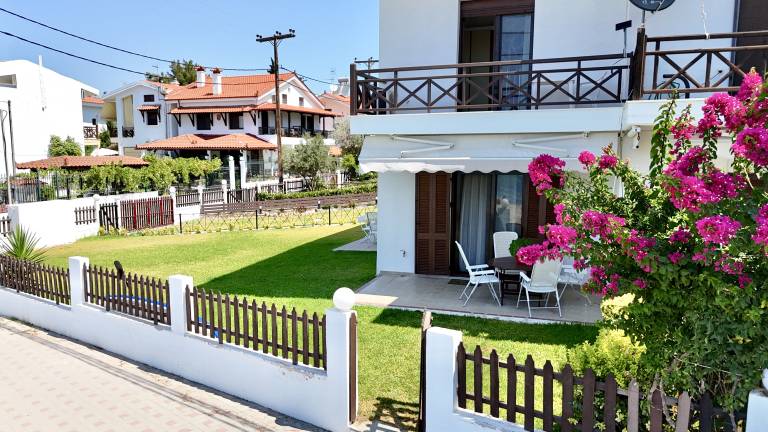 Beachfront Bliss in Nikiti, Spacious 2 Story Villa with Stunning Sea Views — photo 3
