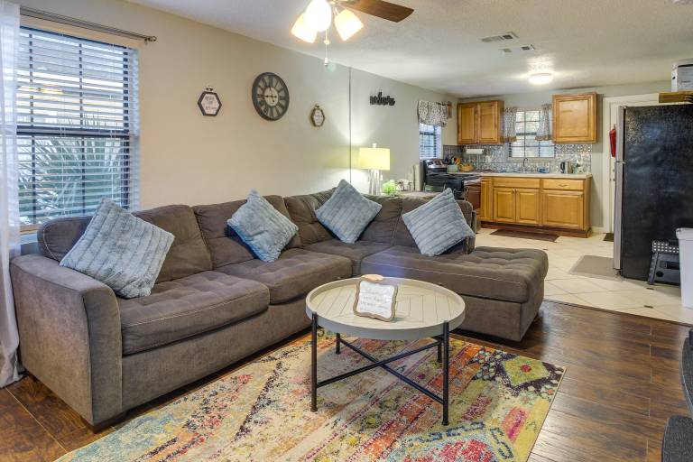 Savannah Home w/ Yard  3 Mi to Downtown! — photo 4