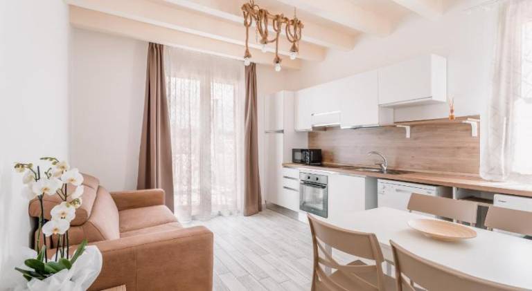 Apartment with patio | Beach nearby | Pet-friendly — photo 4