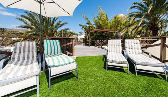 Bungalow with pool, barbecue & garden — photo 2