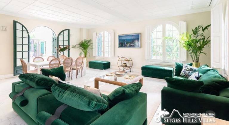 Villa De Los Leones in heart of Sitges by Beach and Town with A/C and Games — photo 3