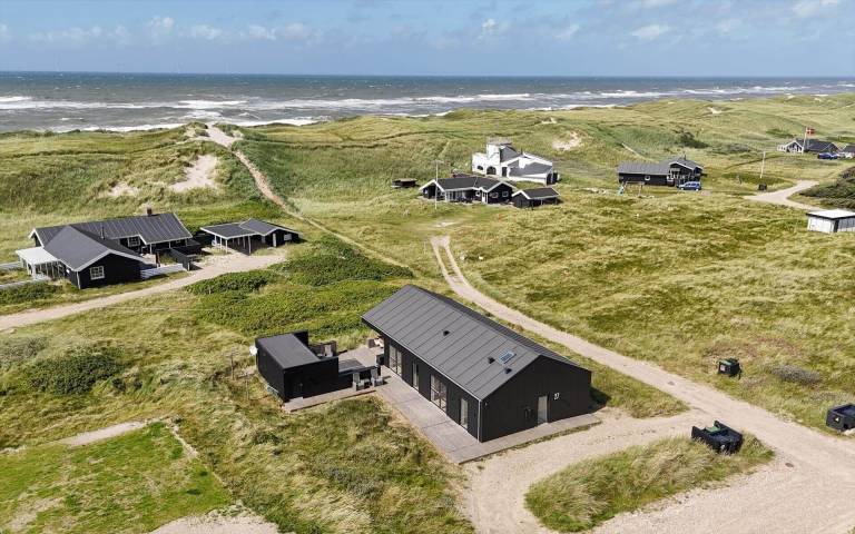 Fully equipped house with barbecue, hot tub & sauna | Next to the beach | Pet-friendly in Harboore
