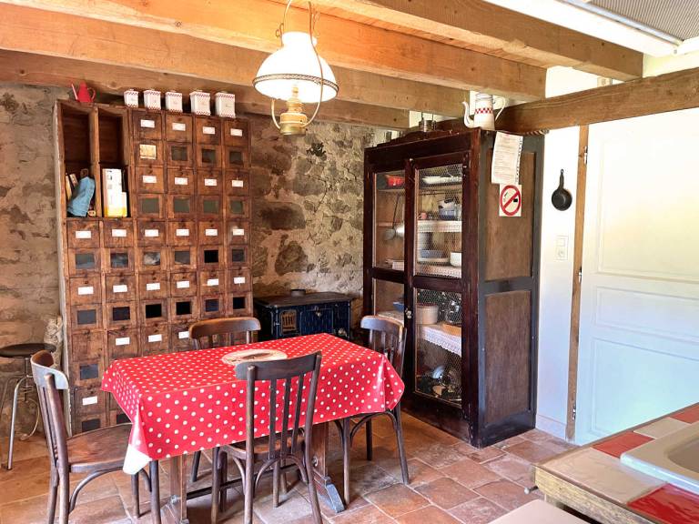 Gite with yard & patio | Pets allowed — photo 2