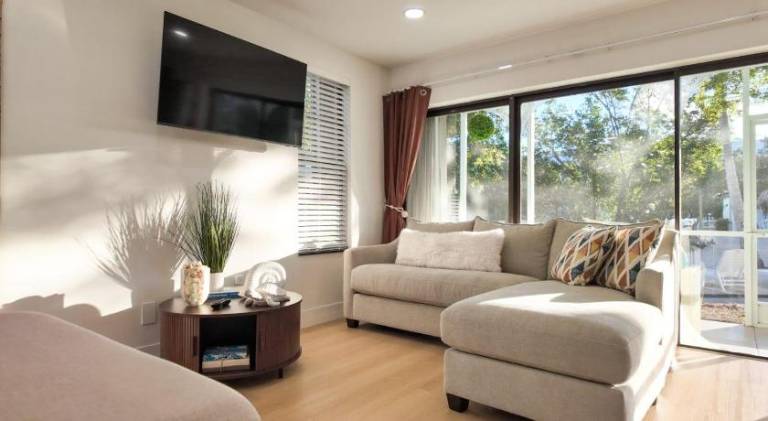 Villa with pool | Pets allowed — photo 2