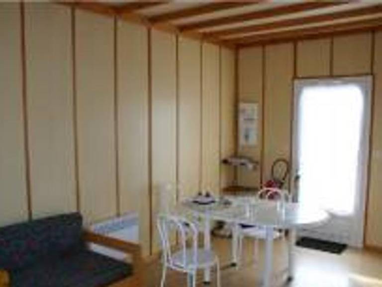 Family-oriented charming chalet with heated pool & patio | Lake view | Pet-friendly — photo 5