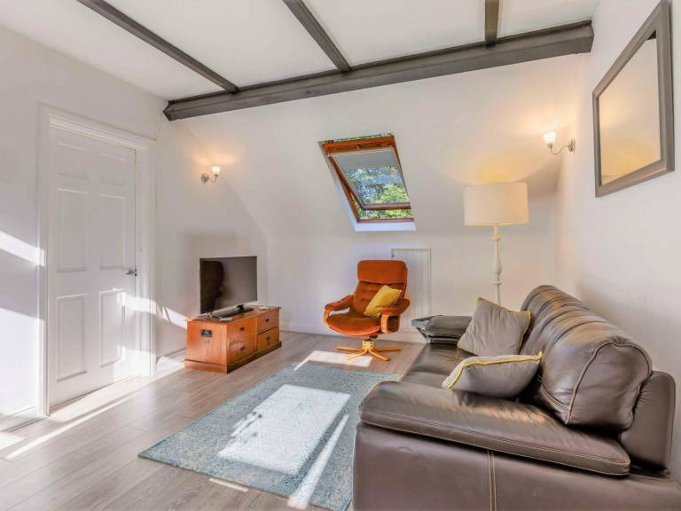Lovely cottage with yard | Pet-friendly — photo 3