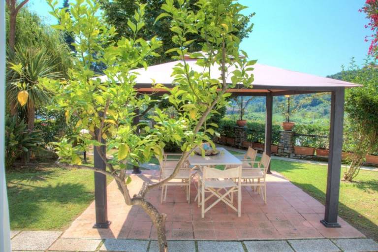 Villa with yard, terrace & pool — photo 3