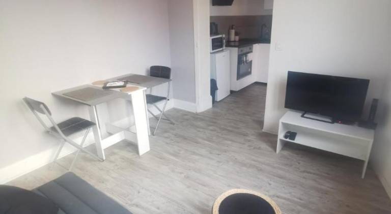 Apartment with 1 room for 4 persons in Vichy