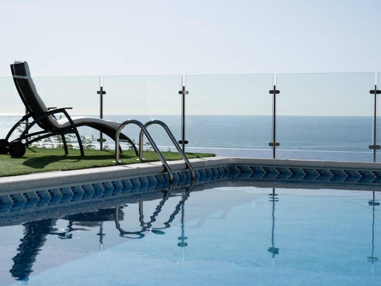 Villa with private pool & grill — photo 2