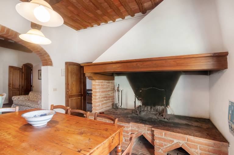 Cipressina – Spacious Tuscan Apartment with Pool for Families and Groups — photo 5