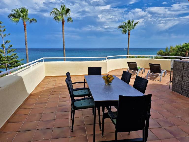 Apartment with patio & pool — photo 3