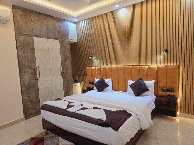 Vega Hotel and Restro — photo 4